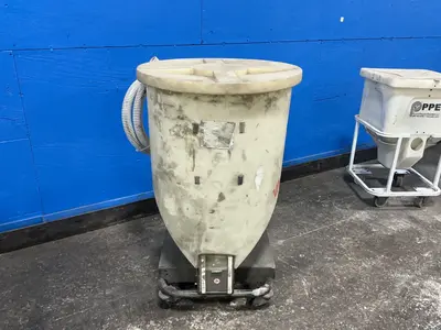 >50 Gal Plastic Hopper