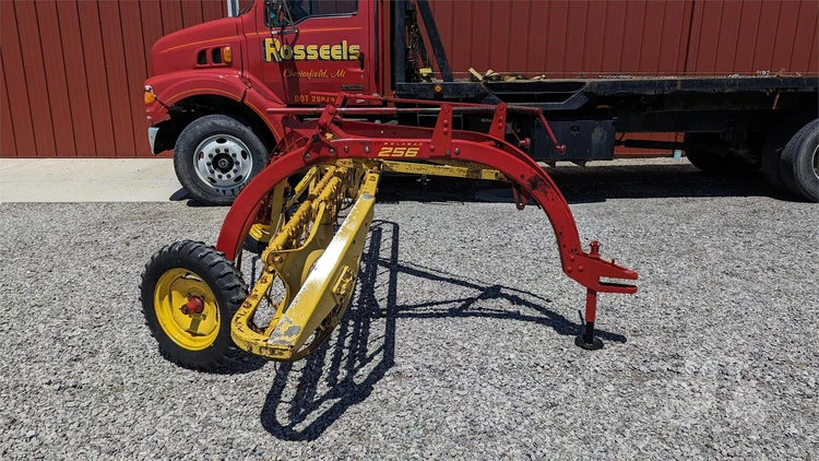 Used NEW HOLLAND ROLABAR 256 Hay Rakes | Rosseel's Equipment Inc #720720