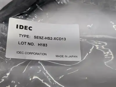 NEW IDEC ETHERNET CONNECTION CABLE SE2L