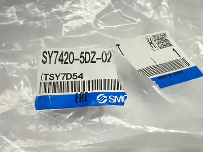 SY7420-5DZ-02T | SMC  Pneumatic Solenoid Valve 3-Position 1/4" NPT - New Other
