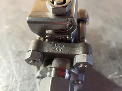 NEW SWAGELOK SS-63TS8