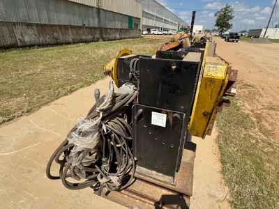 1,250 LB STINGER MODEL #P-1250 PIPE WELDING POSITIONER WITH 30" GRIPPER CHUCK: YOBRO #25216