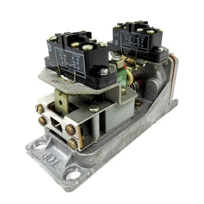 USED GENERAL ELECTRIC CR2820B-129AA2 TIME DELAY RELAY CR2820B129AA2