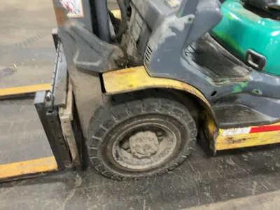 USED 2010 KOMATSU FG25T-16