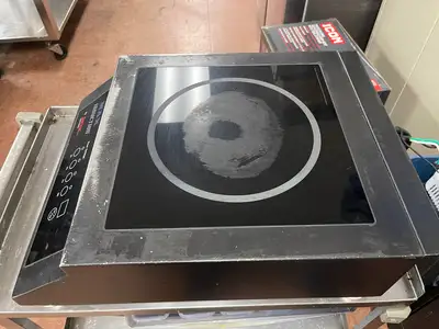 Used Spring Used Spring USA MAX Induction Cook and Hold Titanium Induction Range 240V 3500W Commercial Ranges Illinois US | Falcon Restaurant Supply #1375690