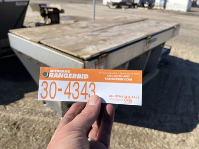 Swenson Stainless Steel Pickup Truck Salter. Motor is good, gearbox is bad. Municipality owned, load...