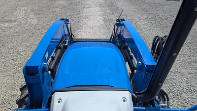 USED 2011 NEW HOLLAND T4.75