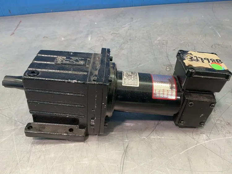 Used LENZE GST042PVBR056C21 Motors (misc) Ohio US | HGR 24 #1704931
