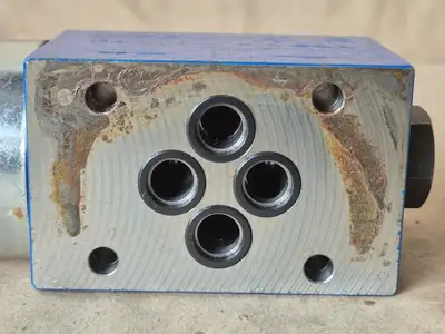 Used BOSCH REXROTH R900561274 Parts (Hydraulics and Pneumatics) British Columbia CA | Lenmark #264470