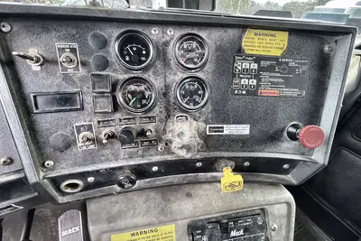 Used 1997 MACK RD688S Garbage trucks Virginia US | Proxy Equipment #1382885