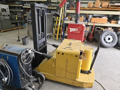Used _UNKNOWN_ _UNKNOWN_ Pallet Stackers Texas US | IRS Auction #1325968