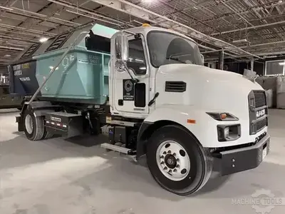 USED 2021 MACK MD642