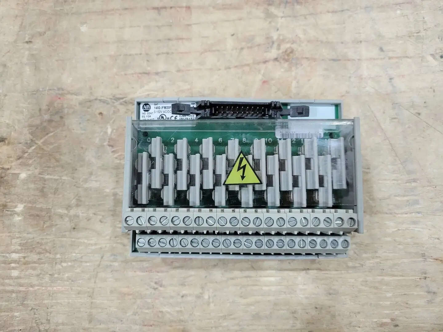 USED ALLEN-BRADLEY 1492-IFM20F-F-2