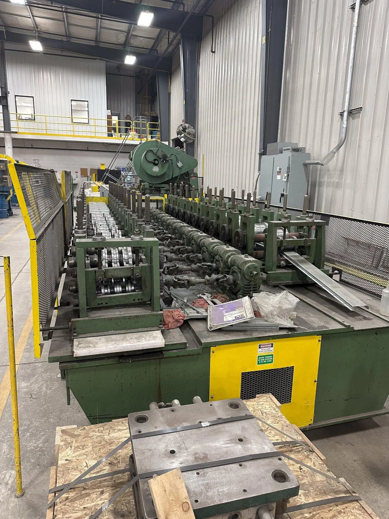 10 & 12 STAND X 2" BRADBURY SIDE BY SIDE U JOINT DRIVE ROLLFORMER: YOBRO #24947