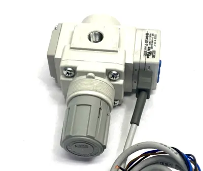 AR20-N01-Z-B, ISE35-N-65-P | SMCAR20-N01-Z-B Pneumatic Regulator w/ ISE35-N-65-P Pressure Switch 1/8" NPT - Used