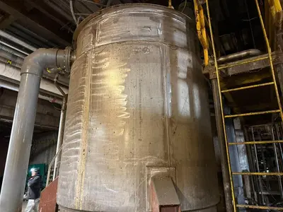 2,500 GALLON 7' DIAMETER X 9' TALL STEEL PRO JACKETED STAINLESS STEEL TANK WITH AGITATOR