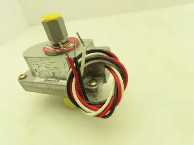 Honeywell Skinner X5RBM53860 Solenoid Valve 3-Way NC 24VDC 75PSI 1/4NPT Latching