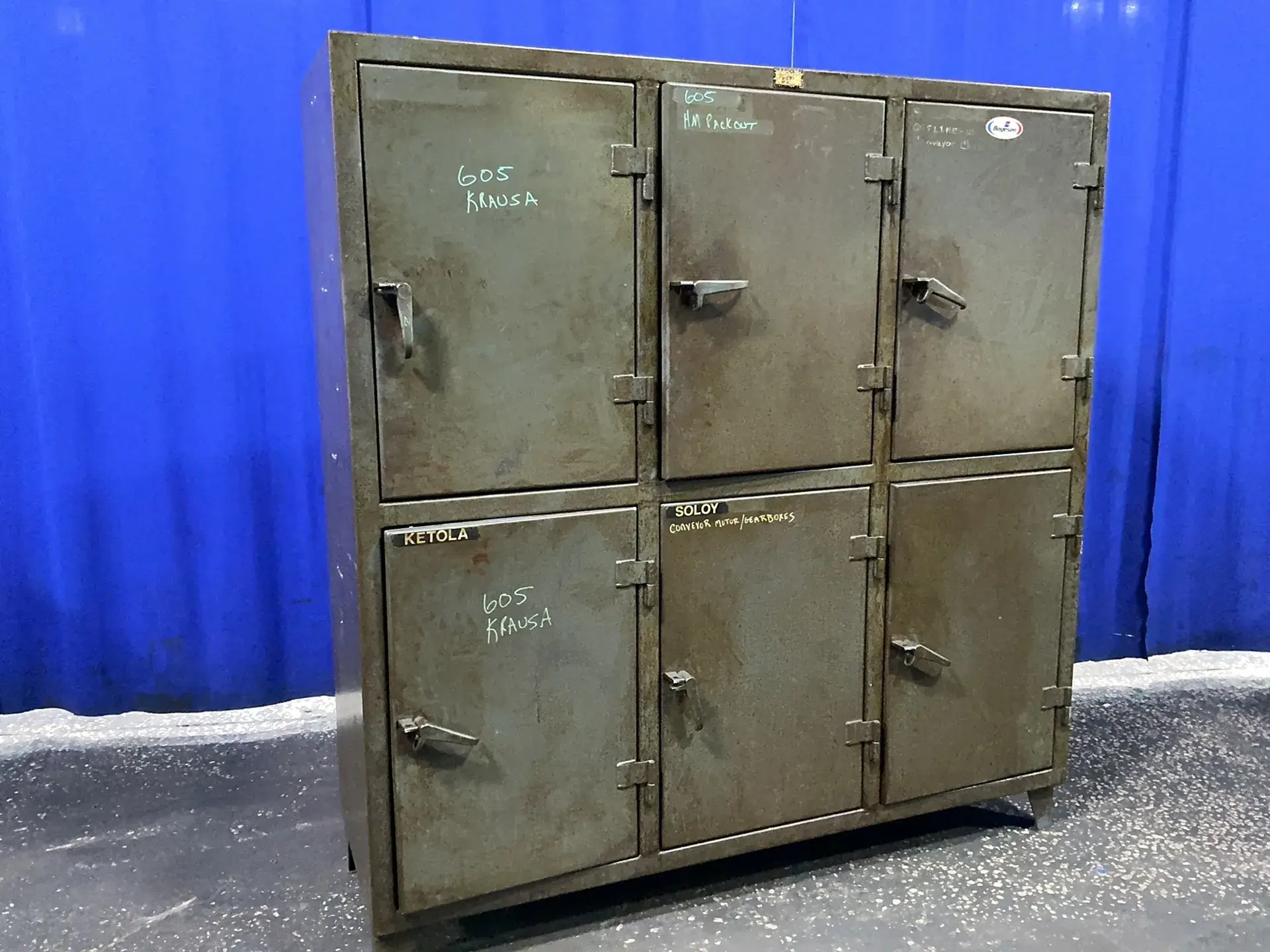 Used STRONG HOLD _UNKNOWN_ Cabinets Ohio US | HGR 24 #1357257