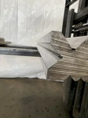 5'7"(67") PRESS BRAKE BOTTOM 90 DEGREE FOUR-WAY DIE. STOCK # 0309421