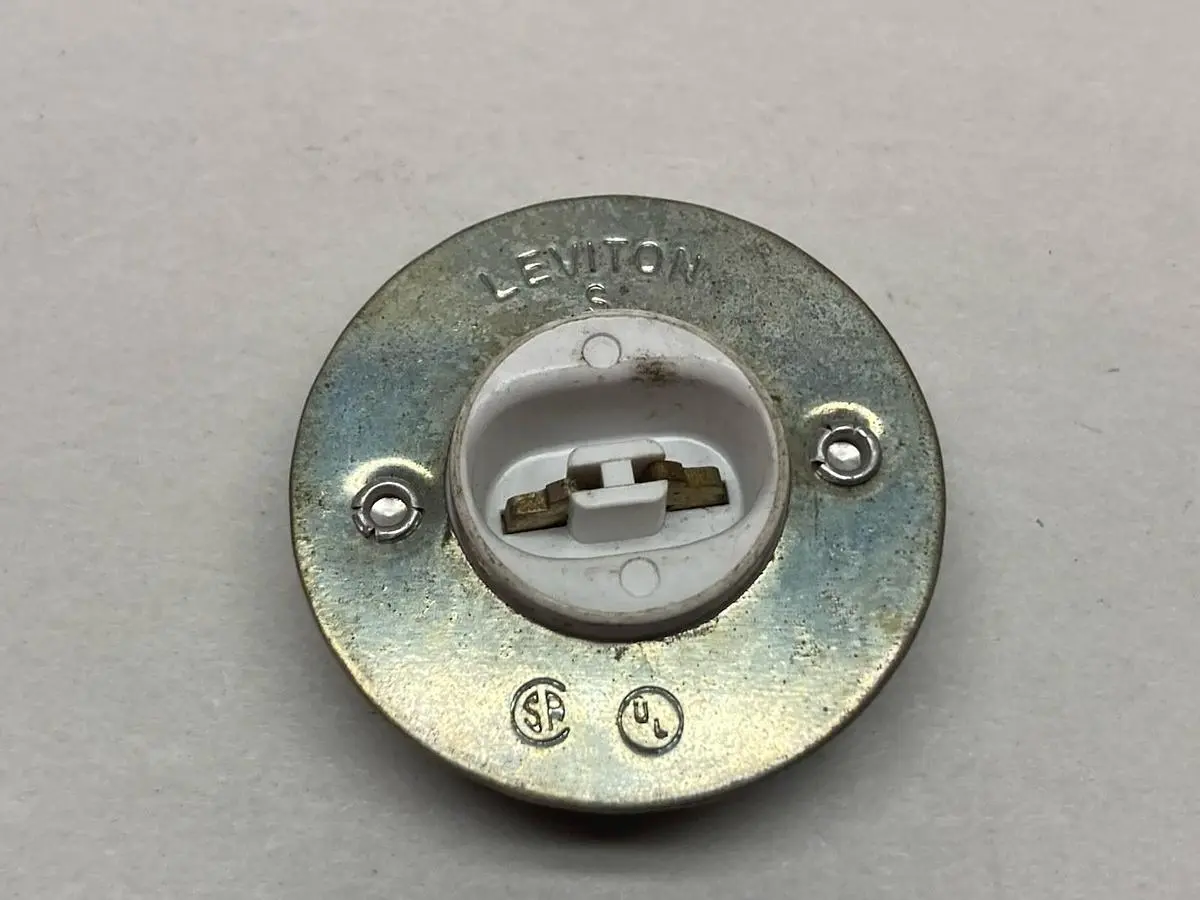 Used LEVITON A-8-DD-013-00C Lighting Ohio US | Surplus Asset Holdings #1245762