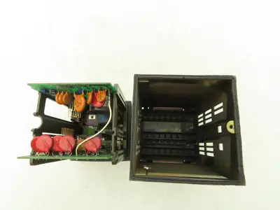 Honeywell UDC3300  Digital Temperature Controller DC330B-KE-000-20-000000-00-0