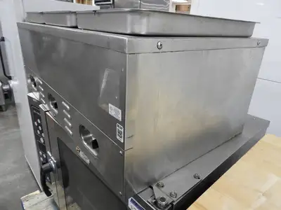 Used Crown Verity Used Crown Verity - High Capacity Hot Dog Steamer with Bun warmer - 240V Steam Cooking Equipment Illinois US | Falcon Restaurant Supply #1376627