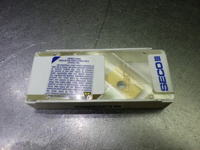 SECO Carbide Thread Mill Inserts QTY2 25NM20UN CP500 (LOC1988C)
