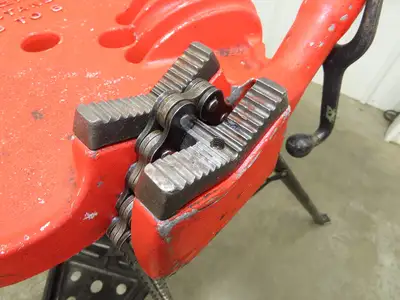 Ridgid 460 Tristand Portable Chain Pipe Vise 1/8" to 6" Tripod Stand Jack Screw