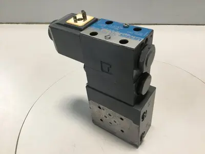 USED VICKERS DG4V-3-2AL-M-U-HL7-60