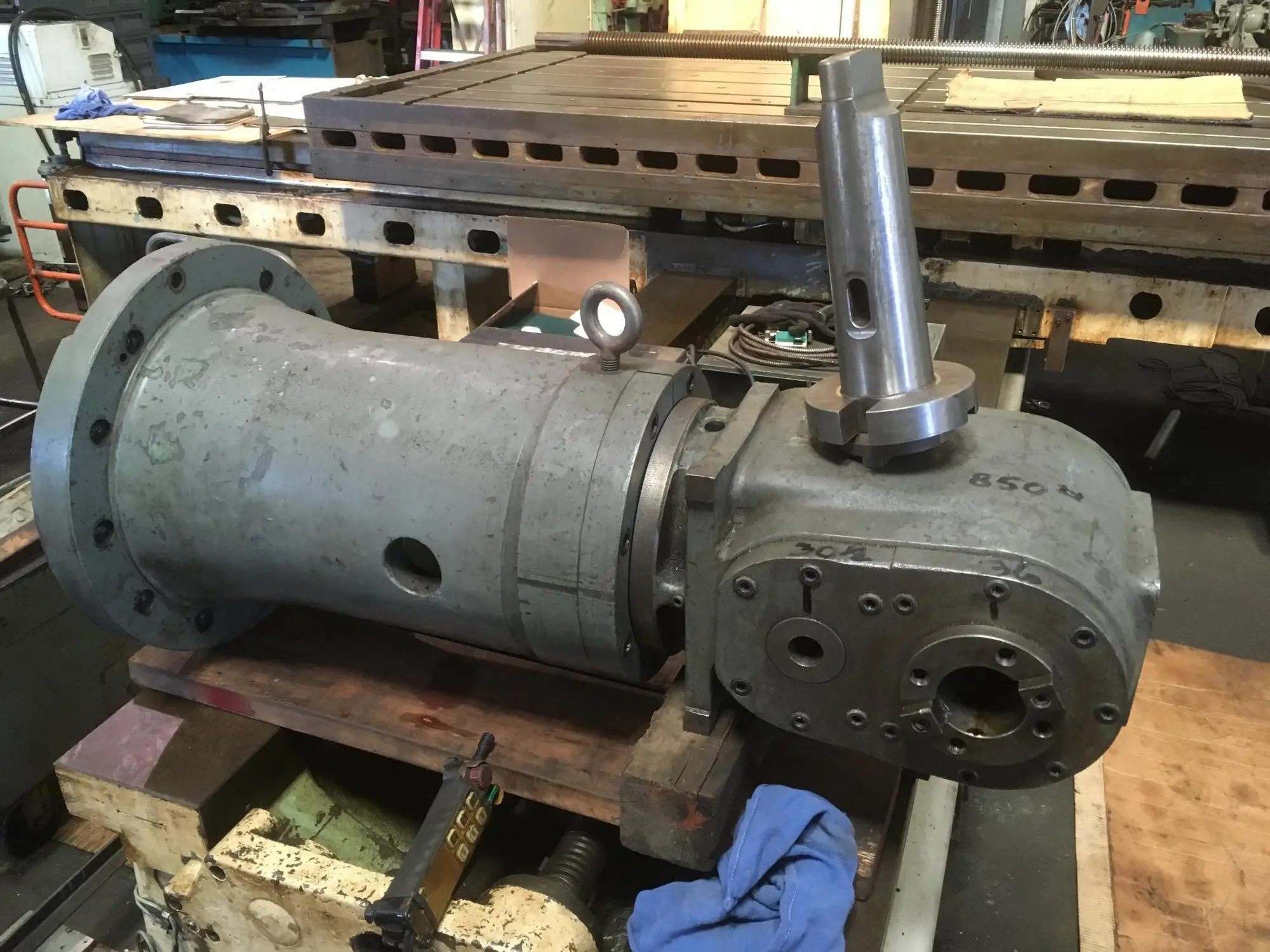 USED GIDDINGS & LEWIS TWO SPINDLE