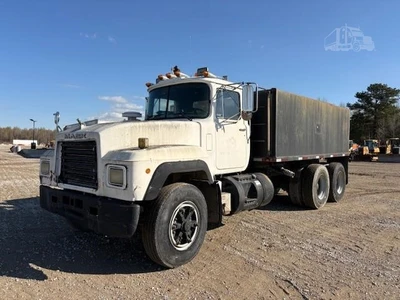 Used 1995 MACK RD690S Water Trucks North Carolina US | Southeastern Equipment Corp #1467794