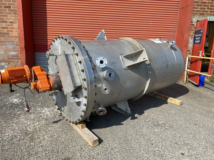 Used FIB INDUSTRIELE BEDRIJUEN 3,100 Litre Stainless Steel Tanks GB | Perry Equipment #121097