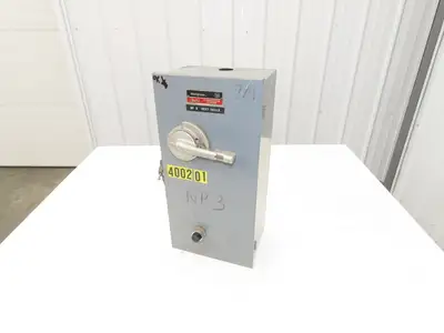 Westinghouse Life-Line Combination Motor Starter Fusible 10HP 600V 3ph 110V Coil