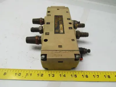 CA Norgren P71kA06 5-Port Air control valve 1/2" NPT ports
