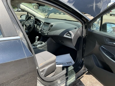 USED 2017 CHEVROLET CRUZE