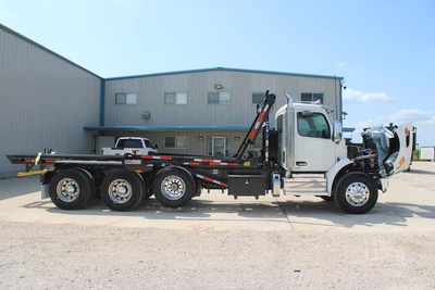New | in-Stock 2027 PETERBILT 548 Rolloff Trucks Texas US | Roll Off Truck World #1492013