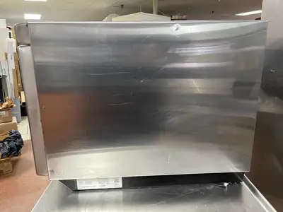 Used Amana Used Amana RC17SD2OSI Commercial Heavy Volume Microwave 208/230V 1700W - RK Ovens Illinois US | Falcon Restaurant Supply #1375013