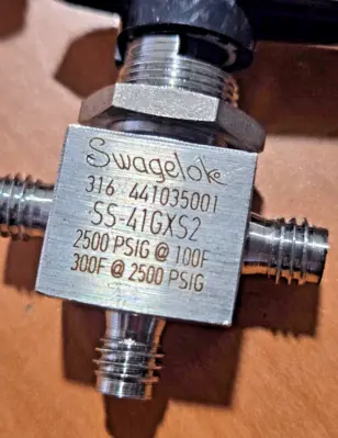 Swagelok SS-41GXS2 Ball Valve 2500 PSIG Stainless Steel 100 F 300 F 316