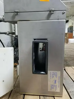 LOMA SYSTEMS IQ2 METAL DETECTOR 3" x 6" opening