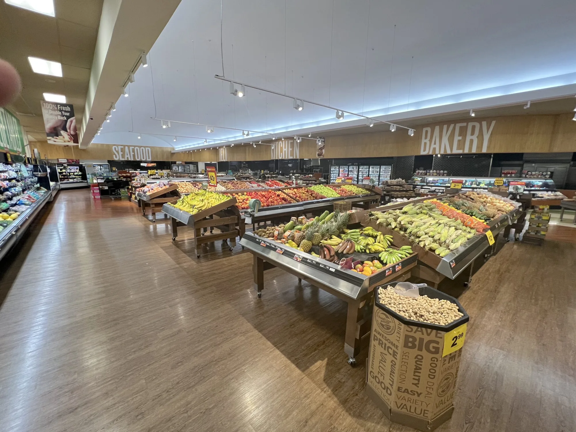 6’x3′ Adjustable Heavy Duty produce tables.