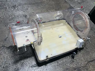Used 1998 PLAS LABS 815PGB Glove Boxes Ohio US | HGR 24 #1518989