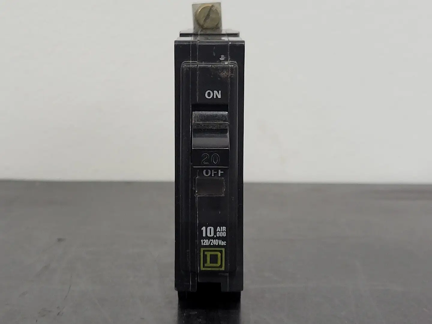 USED SQUARE D QOB120