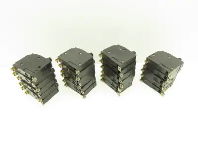 Square D QOB120  20 Amp Circuit Breaker 1-Pole 20A Bolt-On 120/240V  Lot of 23