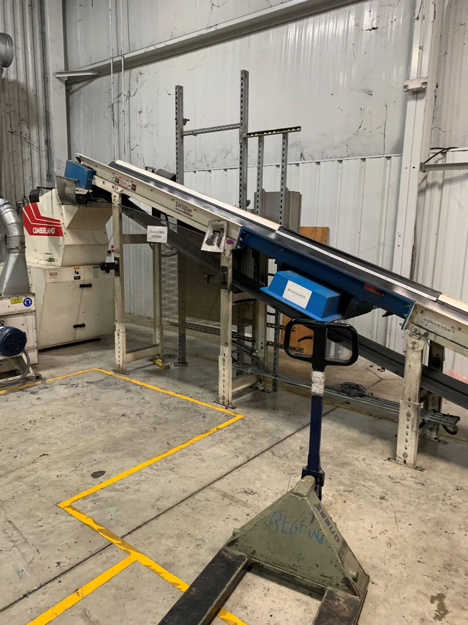 Cumberland 1620 Grinder w/infeed conveyor, blower/cyclone and baghgouse