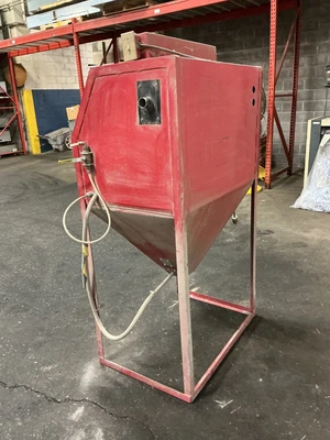 Used WATERLOO _UNKNOWN_ Blast Room (Manual Booth) Ohio US | Equipment Recovery Corp. #1331568