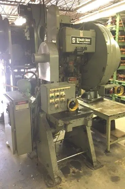 Used 1983 SOUTH BEND 27-FW-AC O.B.I. Presses | CW WOOD MACHINERY #475470