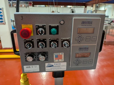 Universal Top and Bottom Label Applicator with Top-and-Bottom Transport Conveyor
