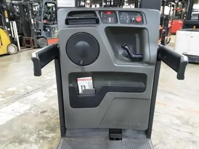 USED 2018 RAYMOND 560-OPC30TT