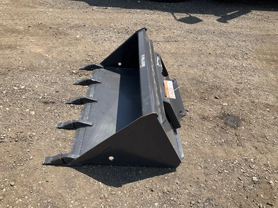 New old stock Paladin 42” bucket with teeth for a mini skid steer, welded on cutting edge, mini skid...