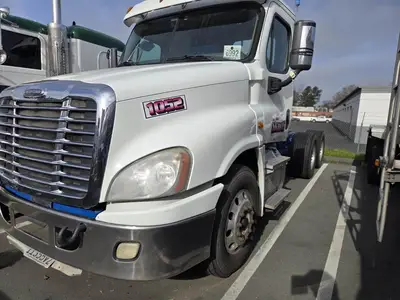 USED 2016 FREIGHTLINER CASCADIA 125